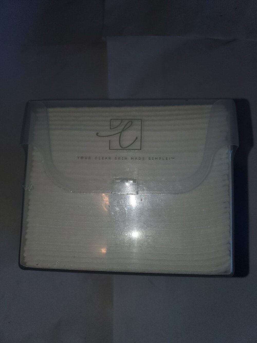 NEW SEALED CLEER SKIN CLOTH FACIAL DRY WIPES ACRYLIC DISPENSER